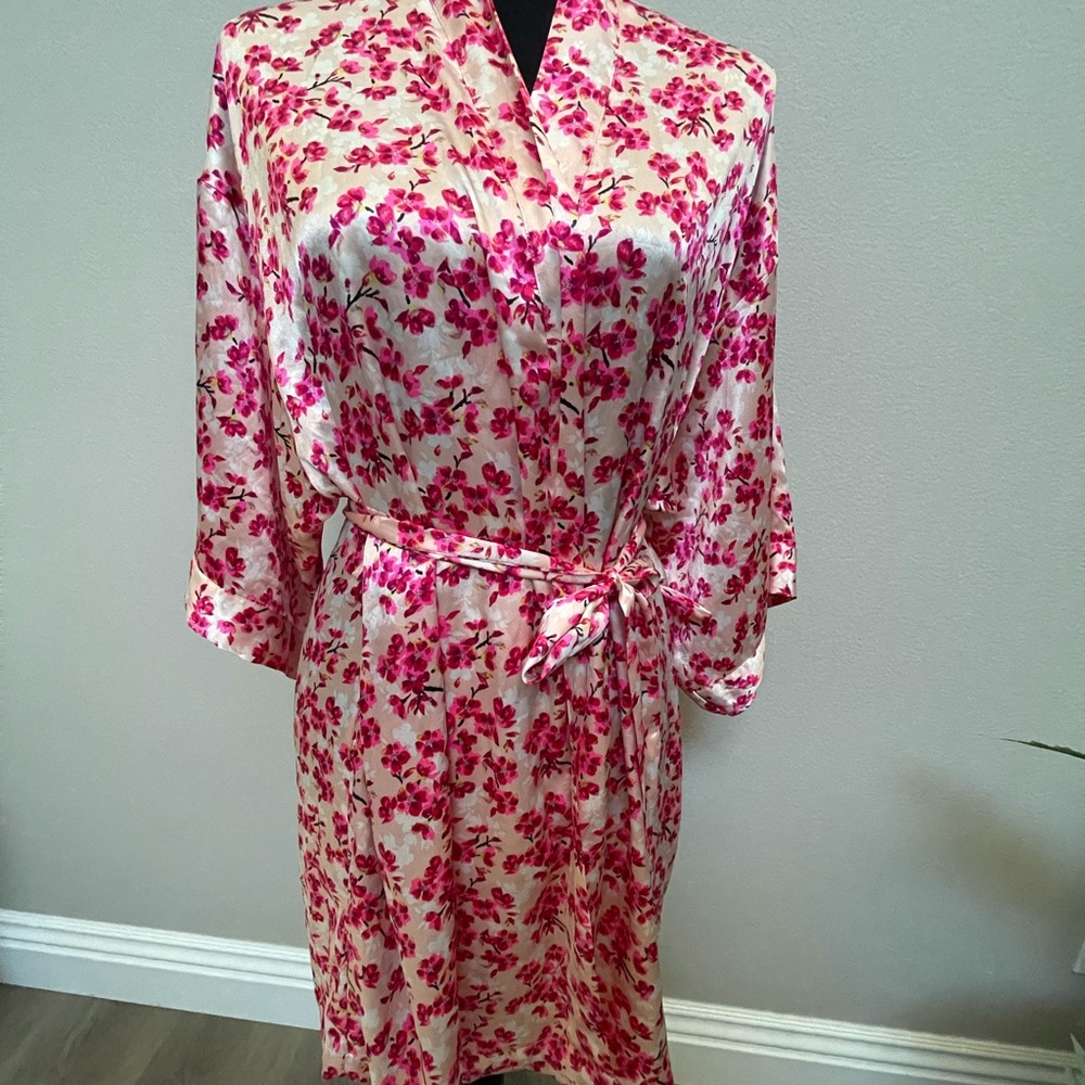 Victoria’s Secret Kimono Robe